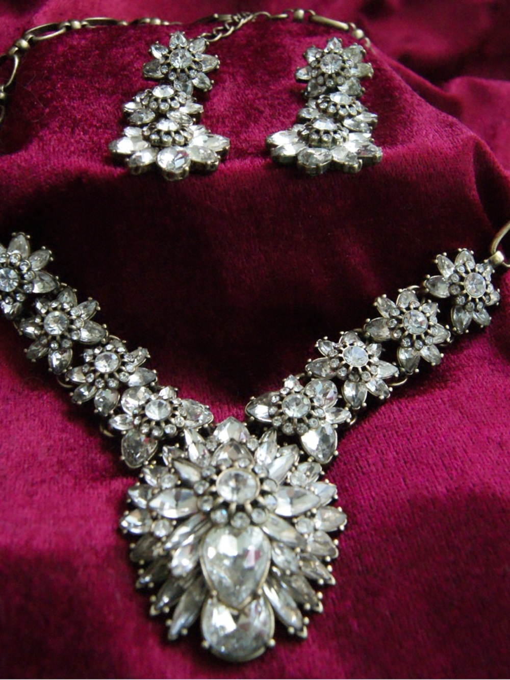 Vintage Chloe & Isabel Crystal Floral Necklace & Earrings Set - Silver Tone.